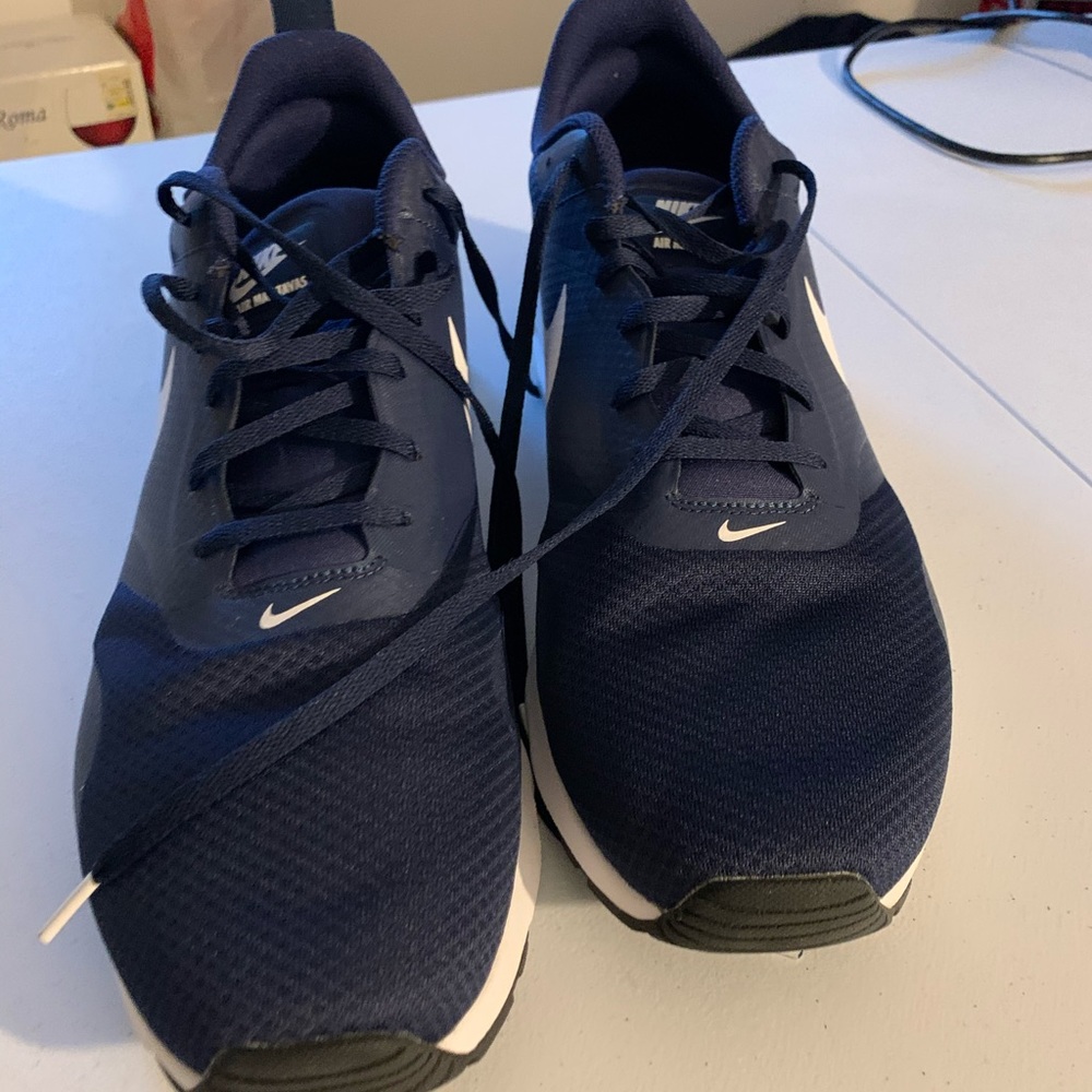 Nike Tavas gym shoe size 14